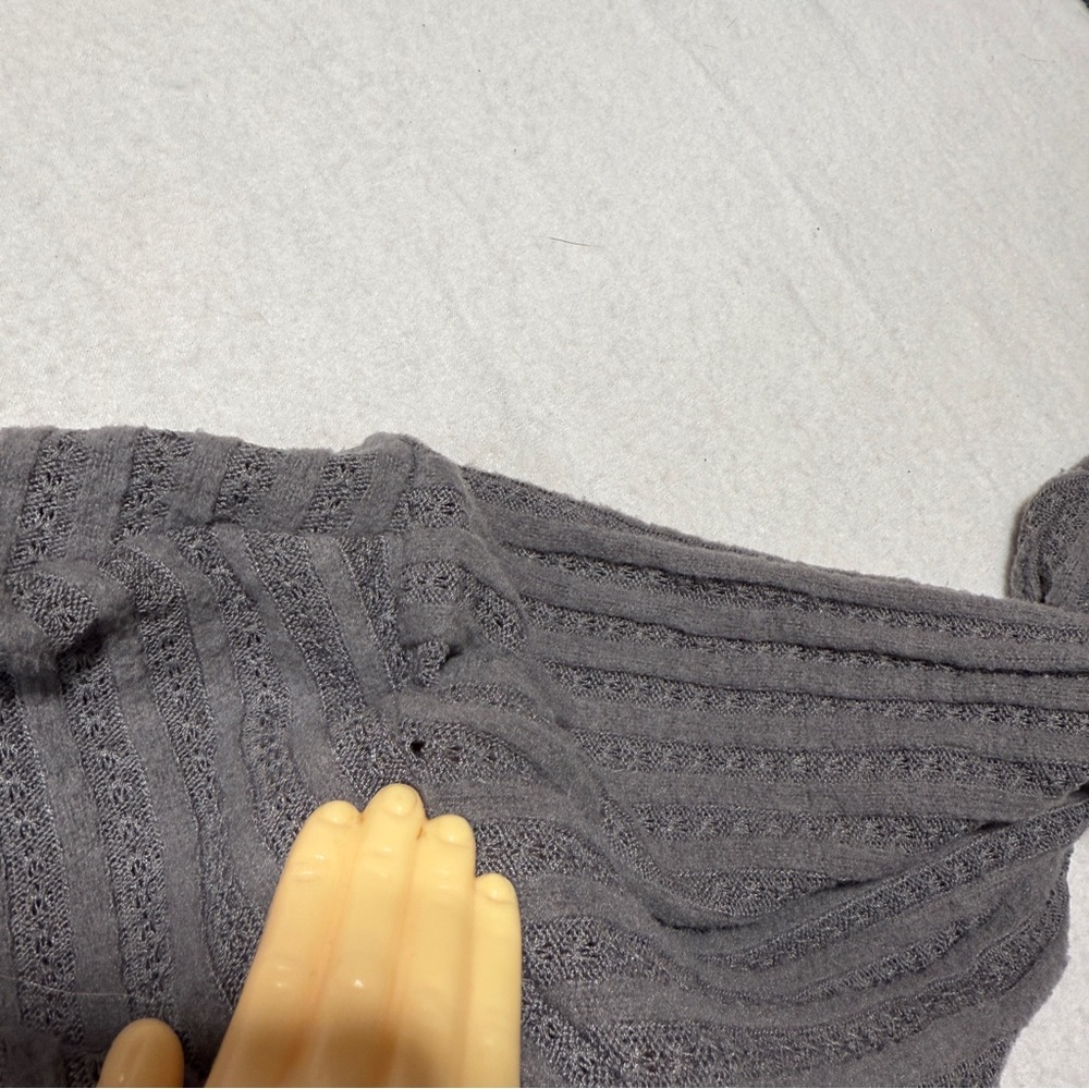 Urban Outfitters Dark Gray Buttoned Crop Top - Picture 3 of 4